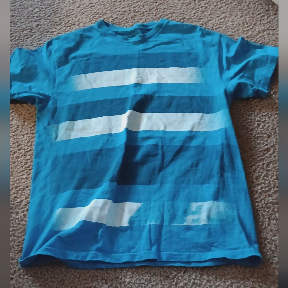 Men blue and white stripe t shirt